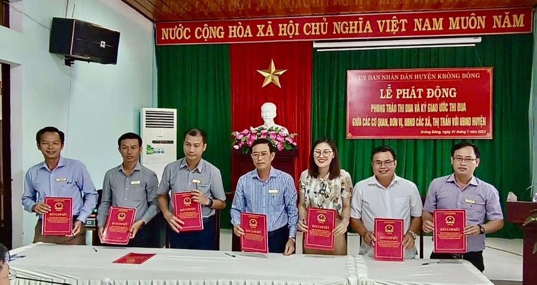 UBND huyện Krông Bông phát động phong trào thi đua “3 tháng cao điểm hàng động 2 nhất năm 2023”